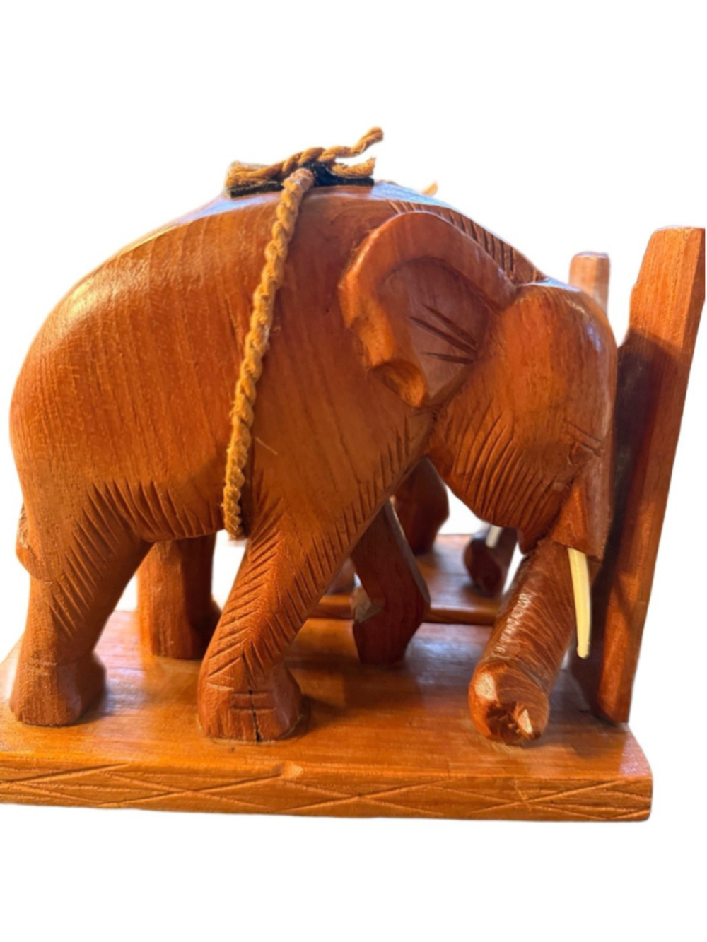 Pair of vintage hand carved genuine teak wood Elephants bookends saddle & strap - Picture 8 of 16